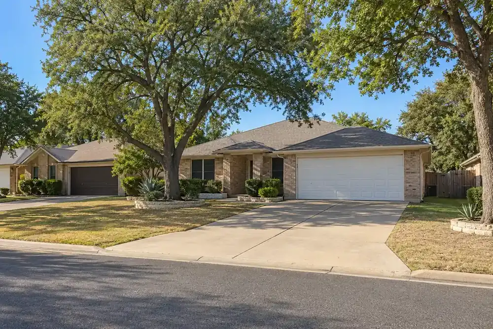 Illustration of a typical residential street in the Live Oak, TX area